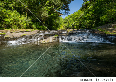 新緑の頃菊池渓谷の美しい風景 新緑の頃菊池渓谷の美しい風景 139965414