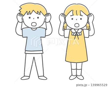 頭を抱えて困る男の子と女の子単色 139965529