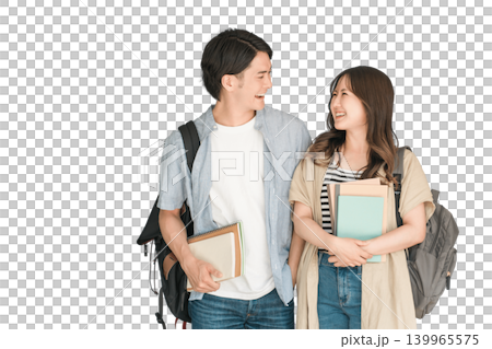 學生手拿課本和筆記本；男女大學生（校園生活、情人、情侶） 139965575