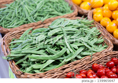 Green kidney beans in shop window Green kidney beans in shop window 139965647