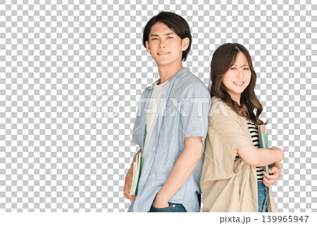 教科書,ノートを持つ学生,大学生の男女（キャンパスライフ,恋人,カップル） 139965947