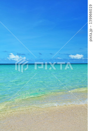 沖縄 宮古島の青空と海 沖縄 宮古島の青空と海 139966019