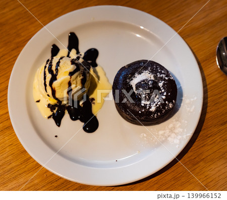 Exquisite French dessert is chocolate kulan 139966152