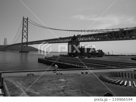 舞子公園から望む明石海峡大橋と淡路島 舞子公園から望む明石海峡大橋と淡路島 139966594
