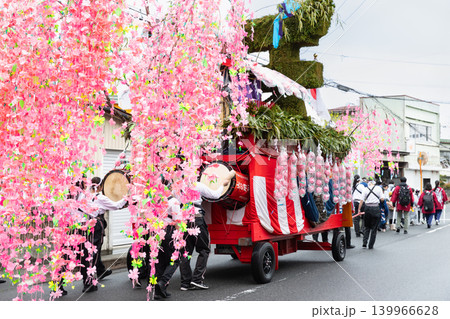 多川稲荷神社初午まつり火伏せの虎舞につく山車 139966628