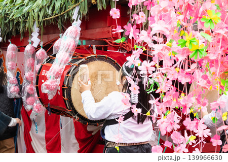 多川稲荷神社初午まつり火伏せの虎舞につく山車 139966630