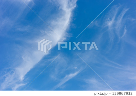 晴れた初夏のすじ雲 晴れた初夏のすじ雲 139967932