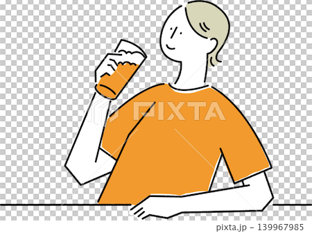 ビールグラスを手に微笑む女性 ビールグラスを手に微笑む女性 139967985