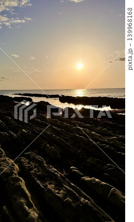 千葉県 南房総市 白浜町 根本海岸の夕日 千葉県 南房総市 白浜町 根本海岸の夕日 139968168