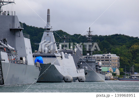 停泊中の護衛艦 停泊中の護衛艦 139968951
