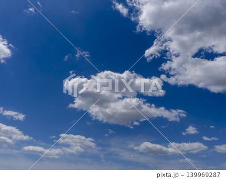 青空と白い雲 青空と白い雲 139969287