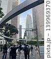 青空を見上げるビル群 Tokyo Shinjuku 139969370