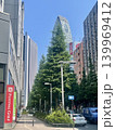 西新宿の超高層ビル群とモード学園コクーンタワー 139969412