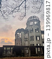 夕暮れの空に佇む世界遺産の広島の原爆ドーム Hiroshima Atomic Bomb Dome J 139969817