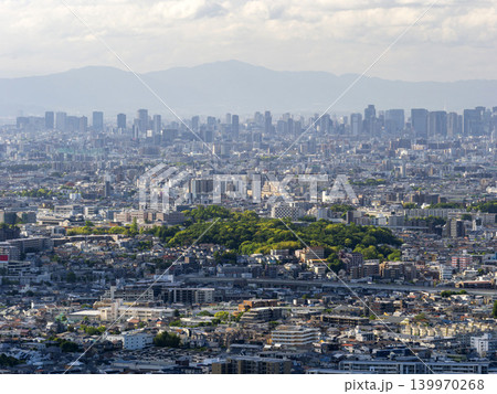 五月山の展望台から見る大阪の街並み 139970268