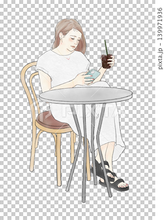 一位女士在咖啡館裡看著她的智慧型手機；智慧型手機；冰咖啡。 139971936