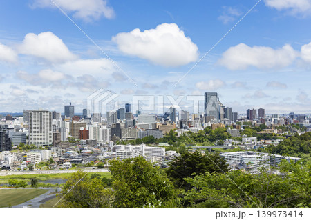 青葉城址より新緑の仙台市全景 139973414