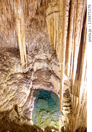Drach Caves, Majorca Spain - Underground Stalactite and Stalagmite Formation 139975176