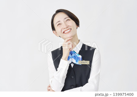 想像する女性スタッフ 受付嬢・銀行員 白背景 想像する女性スタッフ 受付嬢・銀行員 白背景 139975400