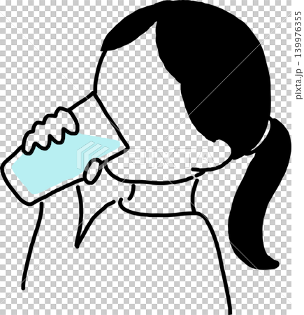 水を飲む人のイラスト 139976355