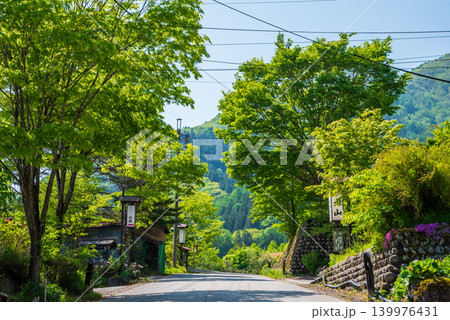 新緑シーズンの福地温泉街《岐阜県 高山市 奥飛騨温泉郷》 139976431