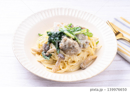 鶏肉とほうれん草のクリームパスタ 鶏肉とほうれん草のクリームパスタ 139976650