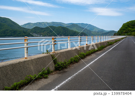 晴れた日のさわやかな海辺風景 晴れた日のさわやかな海辺風景 139978404