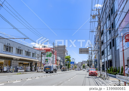神奈川県横浜市の都市風景 井土ヶ谷駅周辺の環状1号線 139980081