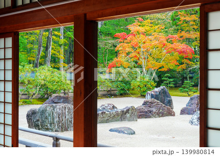 高野山　秋の金剛峯寺の蟠龍庭 139980814
