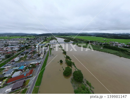 大雨冠水の北上川 空撮 大雨冠水の北上川 空撮 139981147