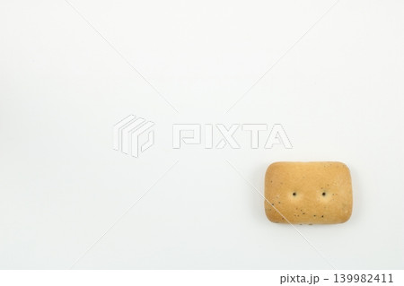 シンプルを極めたカンパンの白バック写真 シンプルを極めたカンパンの白バック写真 139982411