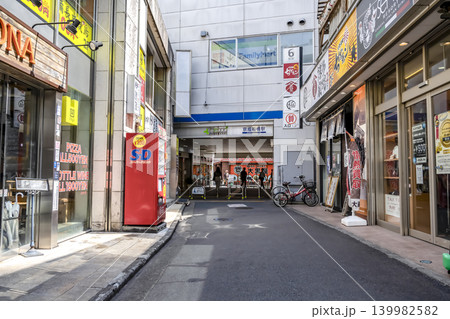 千葉県船橋市の都市風景 京成船橋駅前 千葉県船橋市の都市風景 京成船橋駅前 139982582