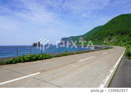 窓岩とジュウボウ岬(2026年5月末 窓岩とジュウボウ岬(2026年5月末 139982857