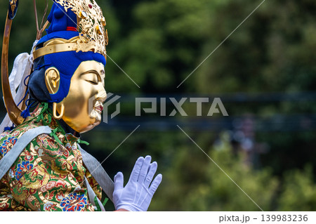 極楽浄土への祈り ― 当麻寺 中将姫供養祭 極楽浄土への祈り ― 当麻寺 中将姫供養祭 139983236