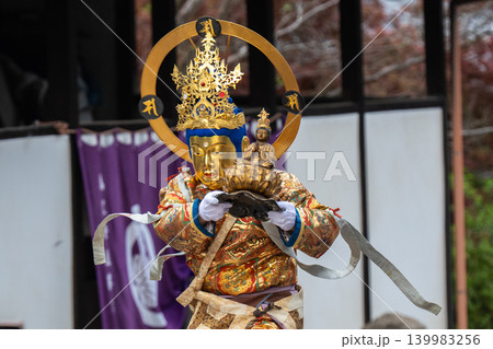 極楽浄土への祈り ― 当麻寺 中将姫供養祭 極楽浄土への祈り ― 当麻寺 中将姫供養祭 139983256