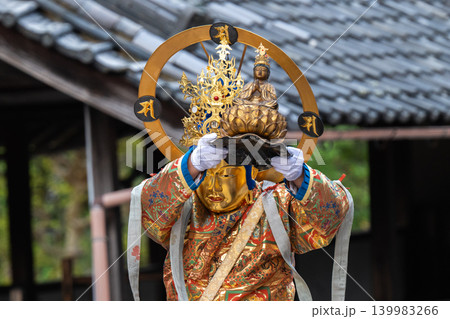 極楽浄土への祈り ― 当麻寺 中将姫供養祭 極楽浄土への祈り ― 当麻寺 中将姫供養祭 139983266