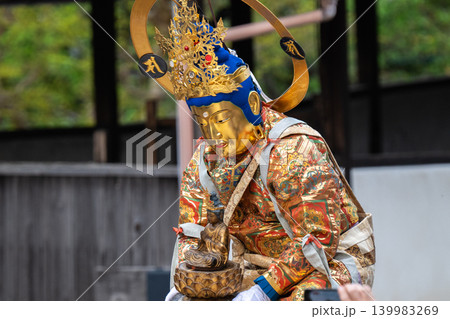 極楽浄土への祈り ― 当麻寺 中将姫供養祭 極楽浄土への祈り ― 当麻寺 中将姫供養祭 139983269