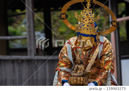 極楽浄土への祈り ― 当麻寺 中将姫供養祭 極楽浄土への祈り ― 当麻寺 中将姫供養祭 139983273