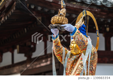 極楽浄土への祈り ― 当麻寺 中将姫供養祭 極楽浄土への祈り ― 当麻寺 中将姫供養祭 139983354