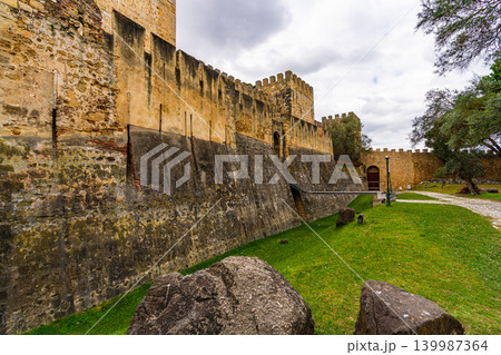 Medieval Walls Of St Georges Castle In Lisbon With City View Medieval Walls Of St Georges Castle In Lisbon With City View 139987364