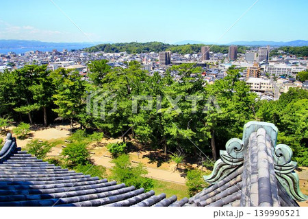 八雲立つ出雲国の名城…千鳥城こと国宝天守『松江城』から望む【宍道湖】 八雲立つ出雲国の名城…千鳥城こと国宝天守『松江城』から望む【宍道湖】 139990521