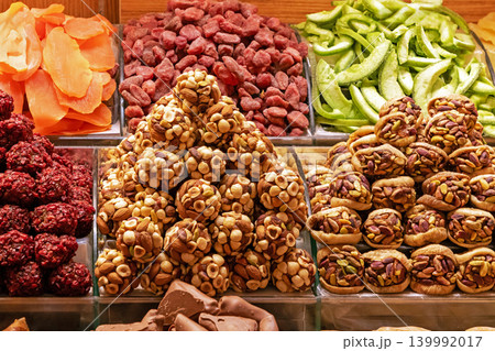 Dried fruits and nuts 139992017