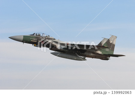 離陸する航空自衛隊飛行教導群F-15DJイーグル 離陸する航空自衛隊飛行教導群F-15DJイーグル 139992063