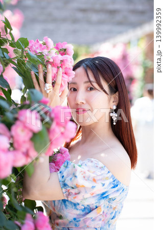 観光する女性 観光する女性 139992359