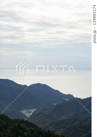 風早峠から見た西伊豆町宇久須 139993174