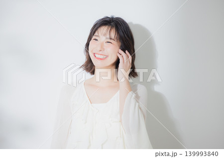 若い女性のビューティーイメージ 139993840