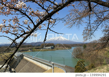 四十四田公園から岩手山を望む 四十四田公園から岩手山を望む 139994291