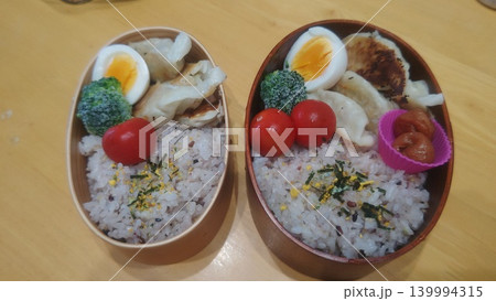 曲げわっぱに入ったお弁当 曲げわっぱに入ったお弁当 139994315