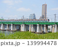 韓国　漢江鉄橋を渡る地下鉄1号線の電車 139994478