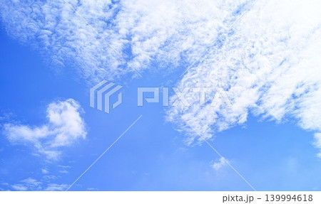 青空と雲イメージ 139994618